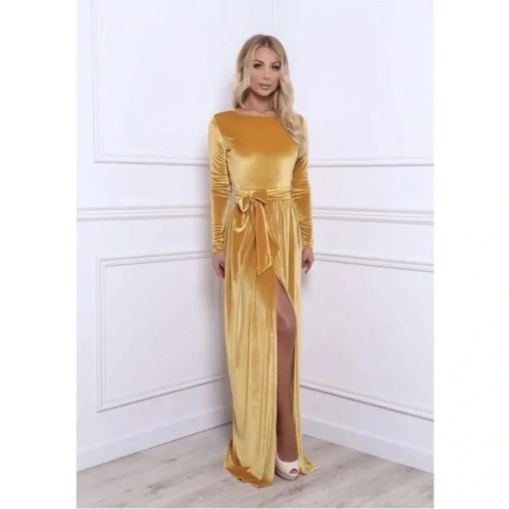 Club London NWT Gold Velvet Dress Sz 12 - Picture 1 of 6